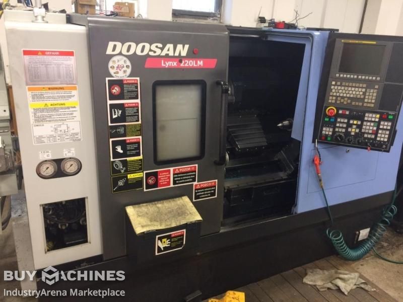 Doosan LYNX 220 LM