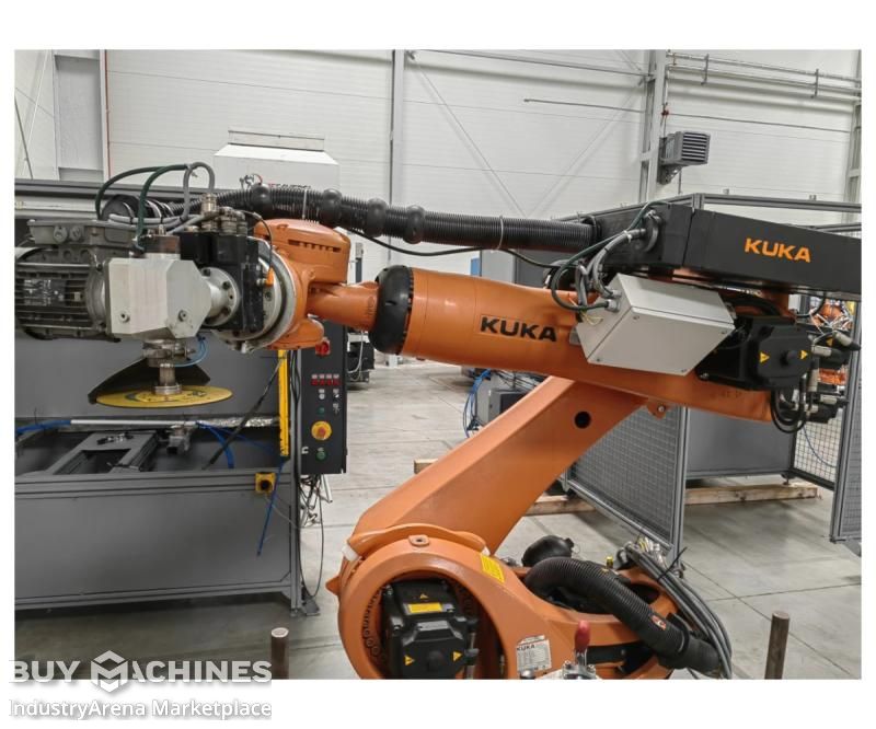 Szlifująco-tnący robot Kuka KR 210 R2700 prime ze stołem obrotowym