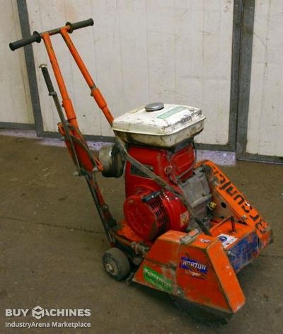 Floor saw  Norton  Clipper mit 7,3 kW Benzinmotor