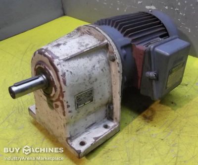 Getriebemotor 0,55/0,75 kW 112/224 U/min Bauer DKP8420V/200L