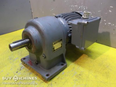 Getriebemotor 0,55 kW 66 U/min Emod EEDF80S/4
