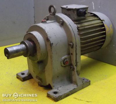 Getriebemotor 0,6 kW 25 U/min VEM Z3KR90,2/6/S