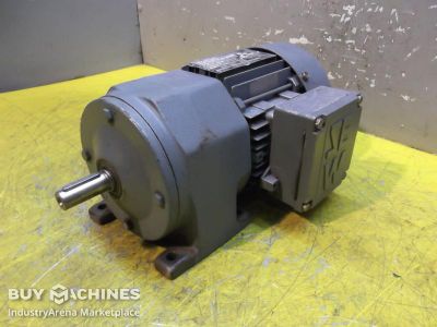 Getriebemotor 0,37 kW 222 U/min SEW Eurodrive R302DT71D4