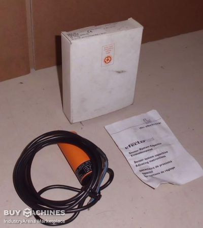 Capacitive sensor IFM KG5004 KB-3020-BPKG/NI