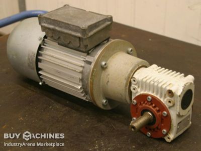 Gear motor 0.55 kW 77 rpm Lenze KMB/18010086