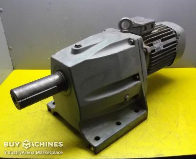 Getriebemotor 0,9/1,5 kW 16/31,5 U/min VEM ZG4KMRB100S8-4