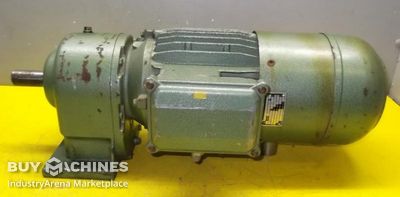 Getriebemotor 0,55 kW 121 U/min Nord SK20-90L/4 RST37
