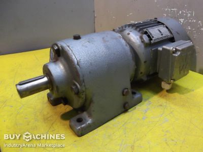 Gear motor 1.1 kW 103 rpm SEW Eurodrive R52W D90S-4