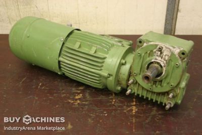 Getriebemotor 1,8 kW 41 U/min Lenze GFRKXX090-22