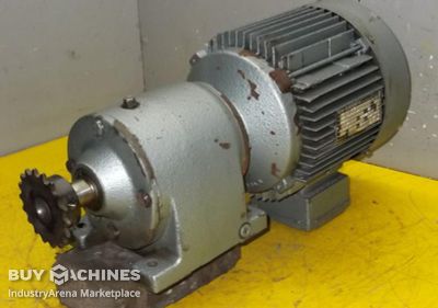 Gear motor 0.48/0.75 kW 84/128 rpm SEW Eurodrive R40DT90L6-4