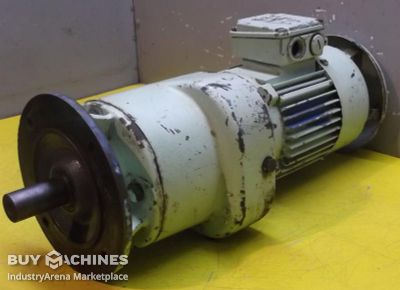Gear motor 0.75 kW 33 rpm SEW Eurodrive RF60D80N4C