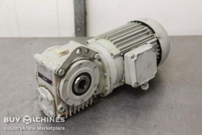 Gear motor 0.75 kW 70 rpm LENZE 52.122.05.00