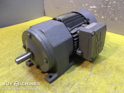 Gear motor 0.25 kW 90 rpm SEW Eurodrive R302DT71C4