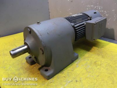 Gear motor 0.15/0.6 kW 23/100 rpm SEW Eurodrive R60DT80N8/2BM/HF/TF