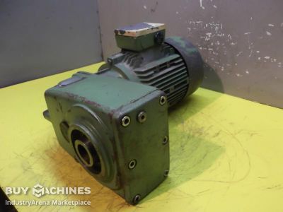 Gear motor 1.5 kW 120 rpm Nord SK1282A-90 L/4