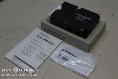 Safety interlock Schmersal AZM 161SK-12/12RK-024