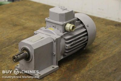 Getriebemotor 0,18 kW 174 U/min Lenze GST03-2 M VBR 063C32