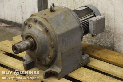 Gear motor 2.2 kW 11 rpm Lenze R93 DFT100LS4/TF