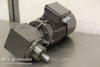 Getriebemotor 1,5 kW 710 U/min Lenze MK 2  i 2,0  BA 10
