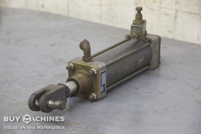 Pneumatic cylinder Martonair SM/925  Hub 150 mm