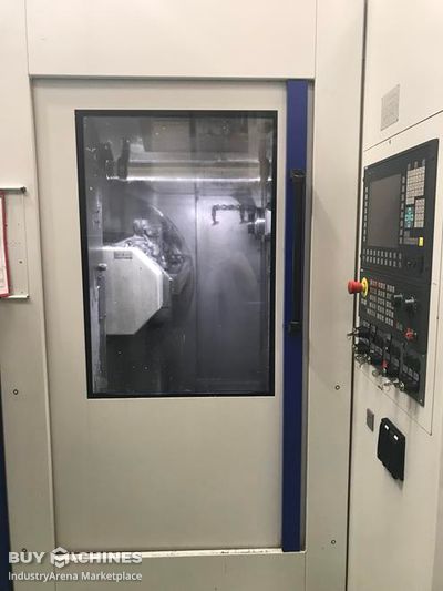 Horizontal machining center