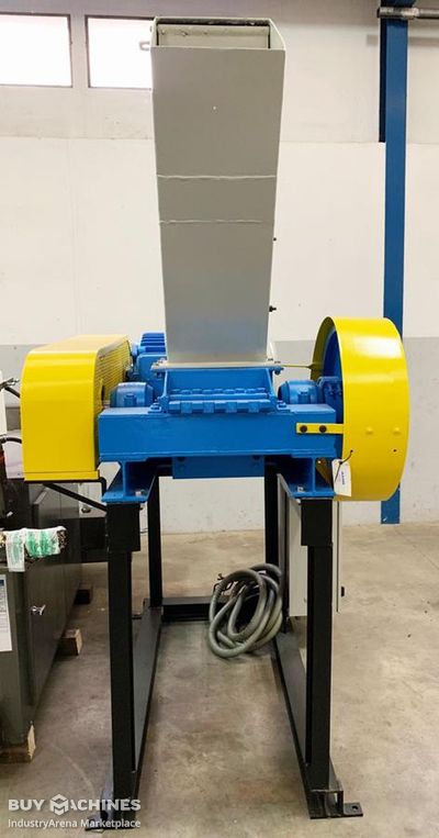 Ripping mill for plastic