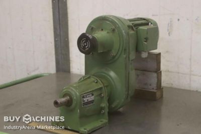 regelbarer Getriebemotor 0,75 kW 188-89 U/min Lenze 11.342.18.10.2