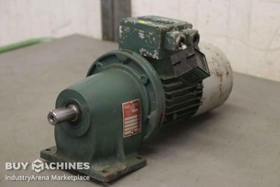 Getriebemotor 0,37 kW 246 U/min Watt Drive HG OKG 71N4