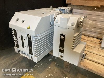 Vacuum pump Trivac D65B