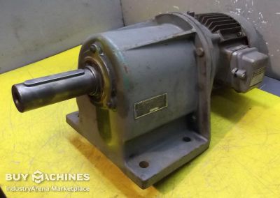 Gear motor 1.1 kW 16.5/33 rpm Bauer DO43/105