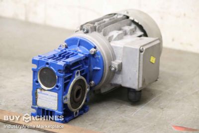 Gear motor 0.12 kW 67 rpm Motovario NHRV/ 030  63A-4