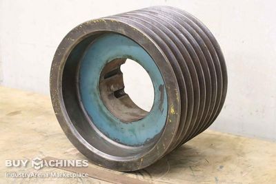 V-belt pulley with 8 grooves Guss SPC 300-8 (22 mm)