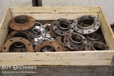 Weld neck flanges 183 pieces 533 kg unbekannt DIN2633 / EN1092 26 verschiedene Typen