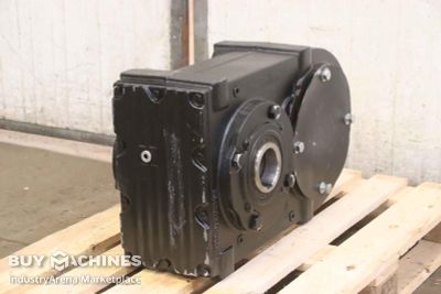 Gearbox 1:38 Lenze 720/350/460 mm