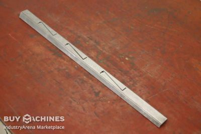 guide rail linear rail unbekannt keilförmig  640/37/H20/10 mm