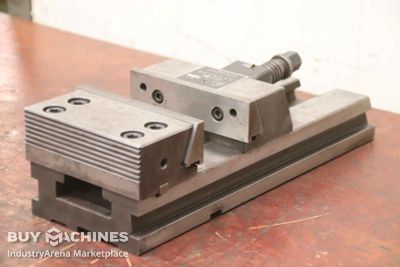 machine vise Nanjing Q94160  Spannweite 205 mm