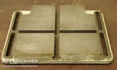 Clamping plate with T-slots Guss 330/260/H40 mm