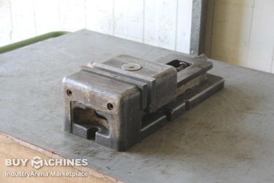 Maschinenschraubstock unbekannt Spannweite  237 mm